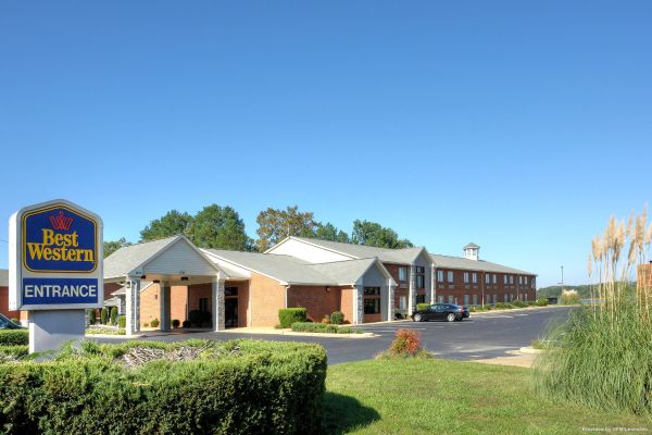 MAGNUSON HOTEL ON THE LAKE-CLARKSVILLE (Clarksville)